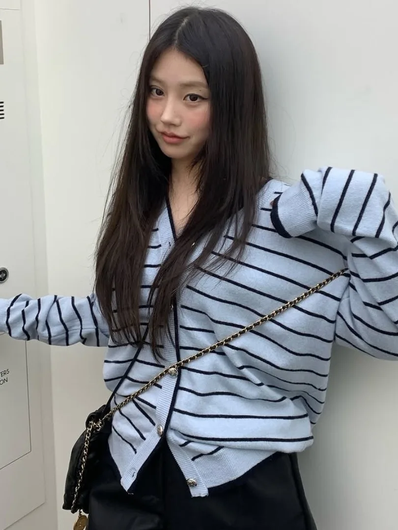 

Fall New Arrival Women's Knitted ort Svel V-ne Slimming Cardigan Ele Sle Commute Faion Striped Design