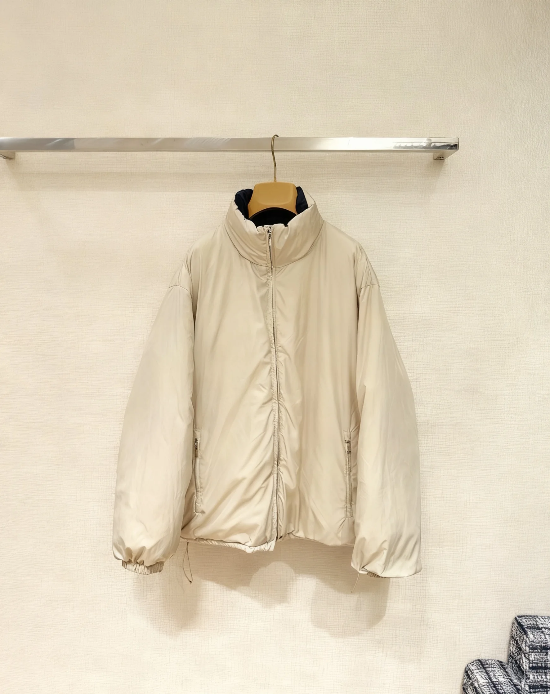 سترة نسائية 2025 ذات وجهين مع رباط على الحاشية، مملوءة بأوزة بيضاء للدفء والعزل. #1