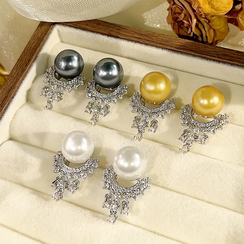 

Luxury Pearl Drop Earrings with Crystal Inlay Round White Pearl Dangle Earrings for Women Elegant Vintage Bridal Wedding Jewelry
