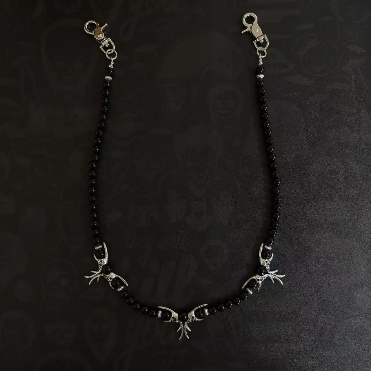 Unique Dark-Style Obsidian Spliced Skull Pant Punk Hip-Hop Jeans Waist Bag Pendant Chain