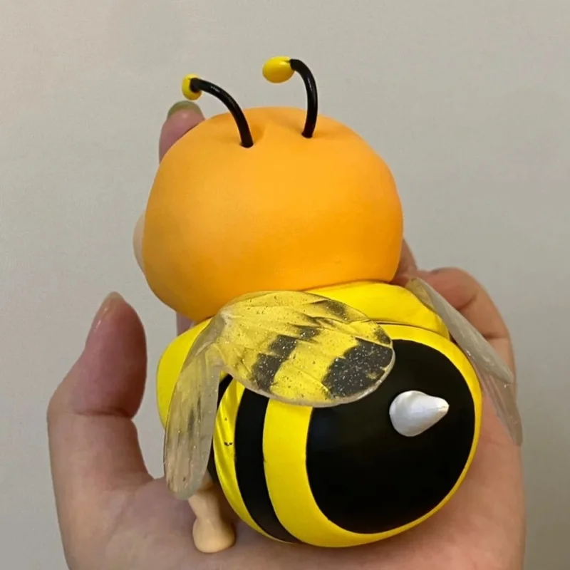 جديد تلوين شين تشان كوس النحل 8 سنتيمتر ألعاب صغيرة شخصيات كرتونية Kawaii دمية جمع نموذج Gk تمثال الحلي ديكور سيارة هدايا الاطفال
