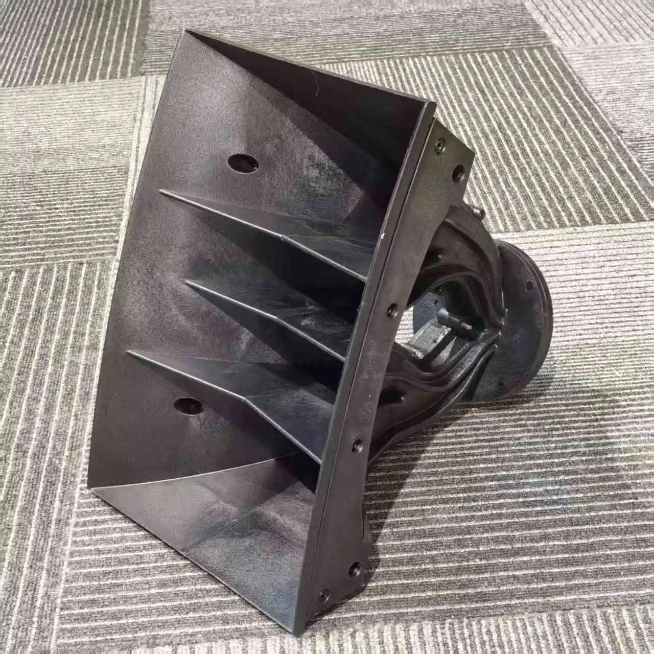 298 Horn 12 Zoll Line Array Horn 1,4 Zoll Halsöffnung für PRO Audio Lautsprecherzubehör Größe 303x203x246mm – Detail 8