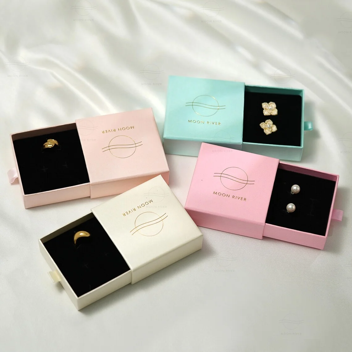 50 قطعة 9*9*3.5 سنتيمتر صندوق ورقي رمادي وردي مجوهرات مخصصة درج صندوق شعار شخصي قلادة أقراط حلقة قلادة مجوهرات Packagin