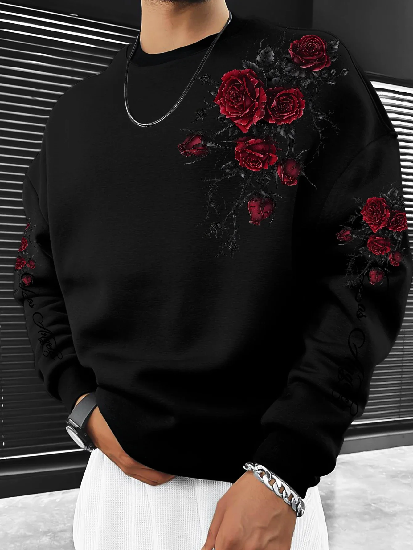Lässiges Herren-Sweatshirt mit Rundhalsausschnitt und langen Ärmeln, dunkelrotes Rosen-Blumenmuster mit Schriftzug-Grafikdruck, S-XXL – Detail 4