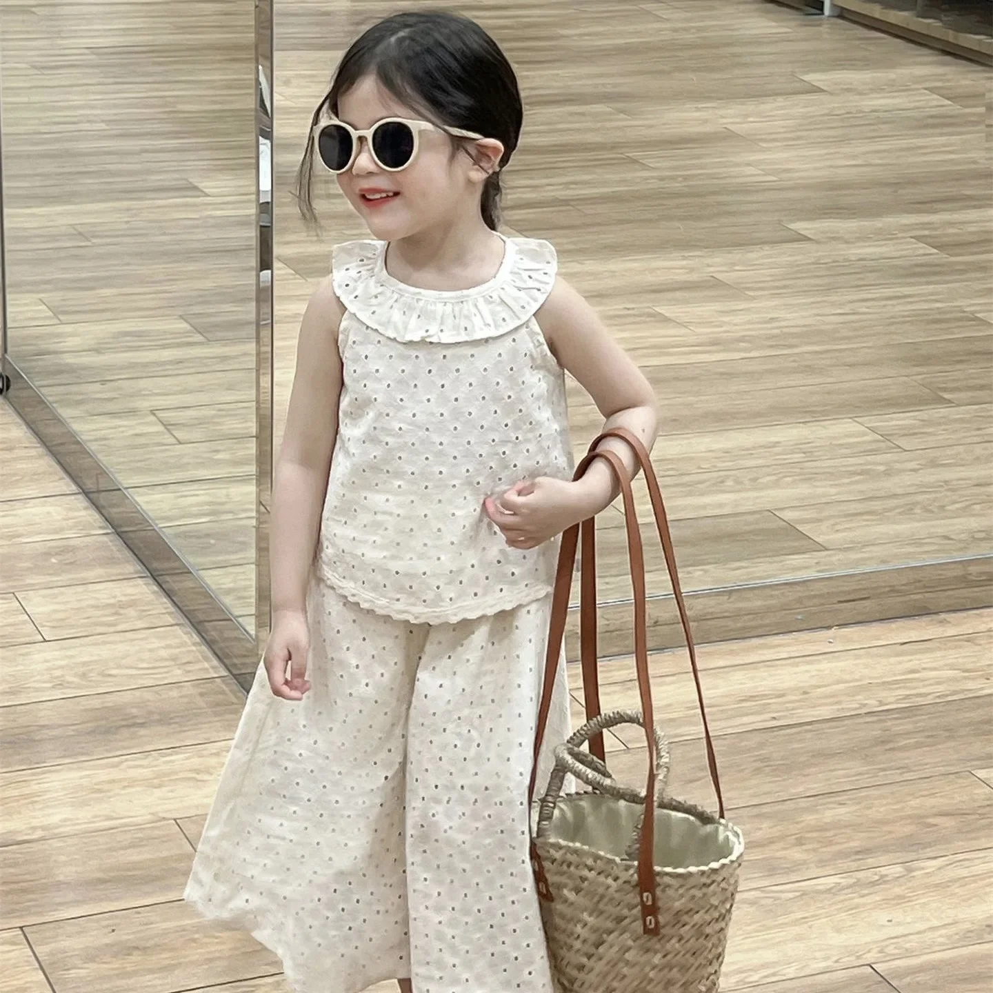 Childrens Sets Summer Korean New Clothing Girls Lotus Leaf Edge Grid Lace Sleeveless Vest Wide Leg Pants Two Piece 2024