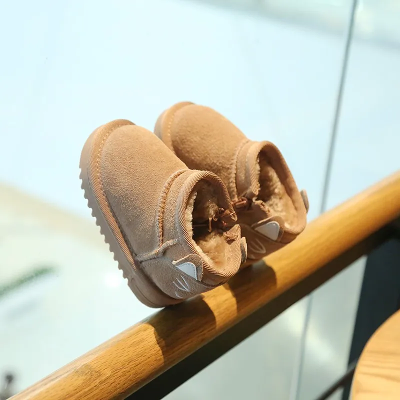 

2025 Children's Snow Boots Winter New Soft and Warm Cotton Shoes Plush Boys and Girls Suede Anti slip Retro Cotton Boots