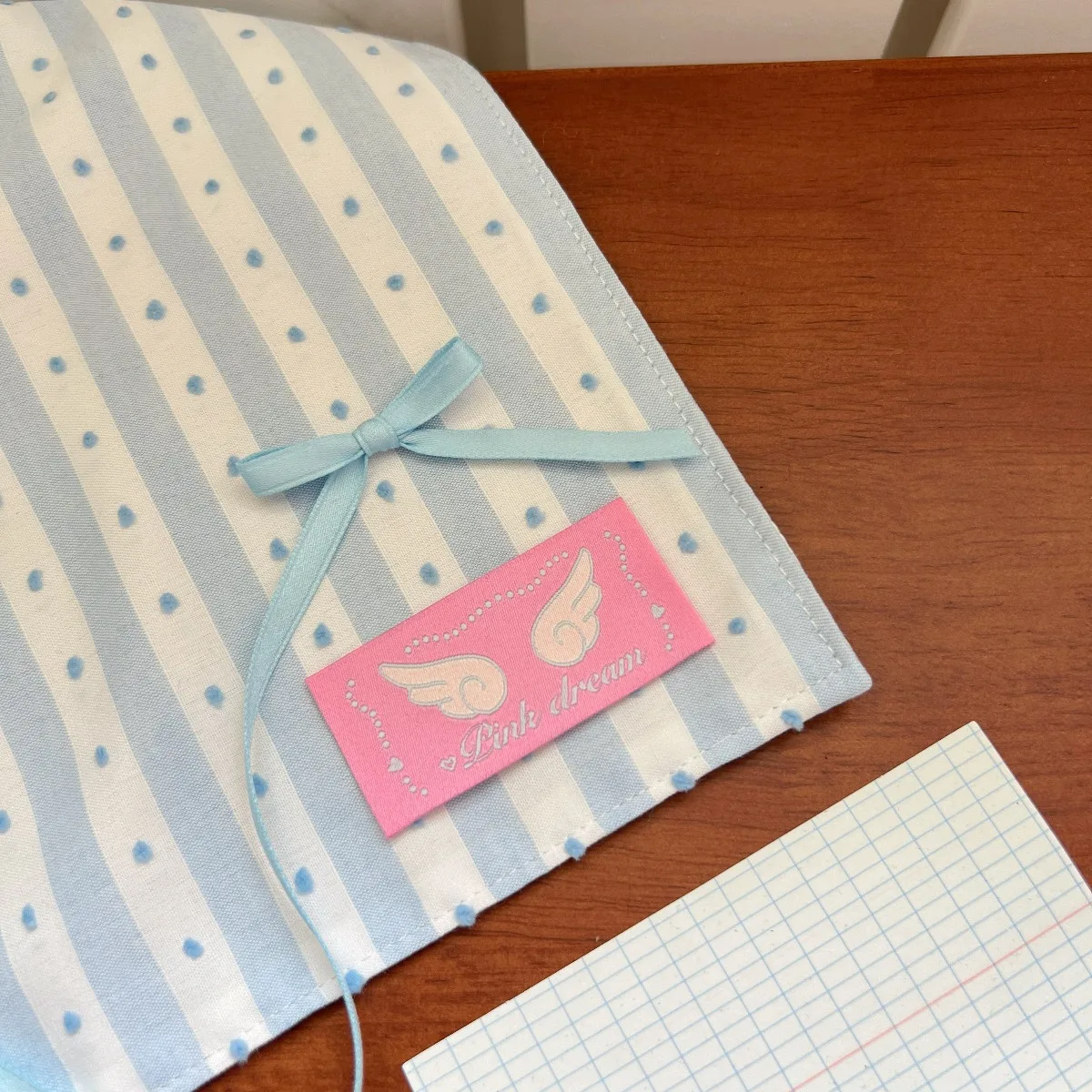 

Handmade DIY Sewing Fabric Labels – Cartoon Pink Wings Woven Patch Folded Edge for Doll Clothes, Hair Bows, Cup Coasters