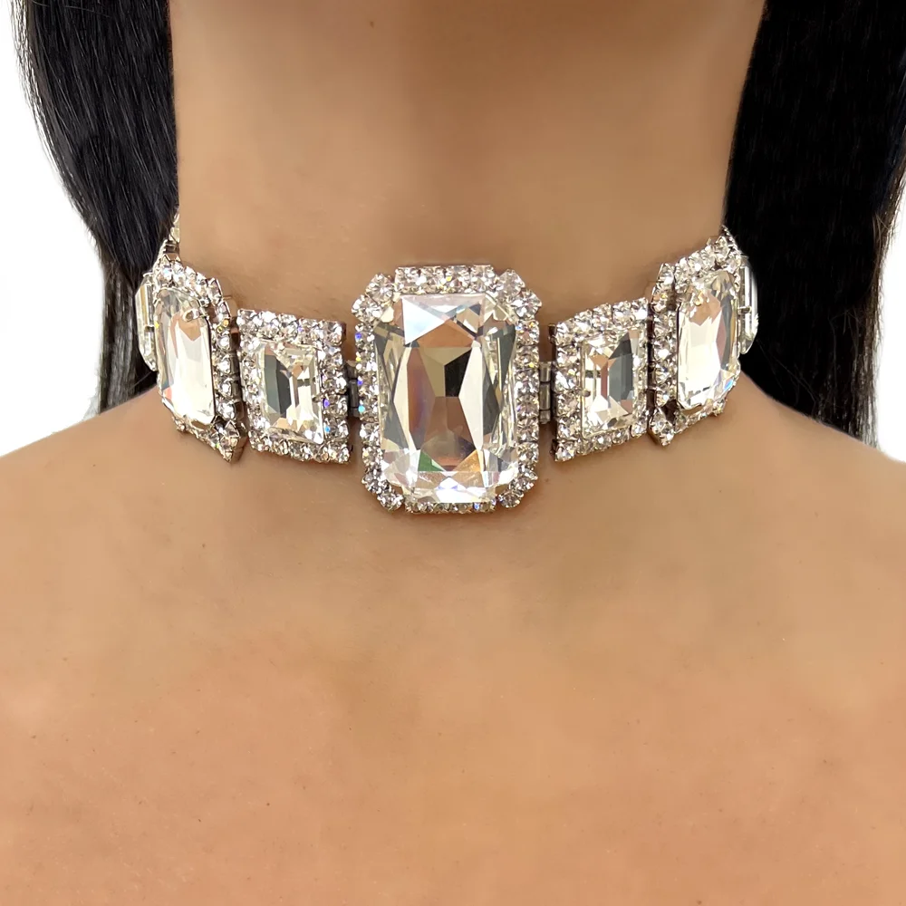 Stylish Glass Necklace and Earring Set for Brides