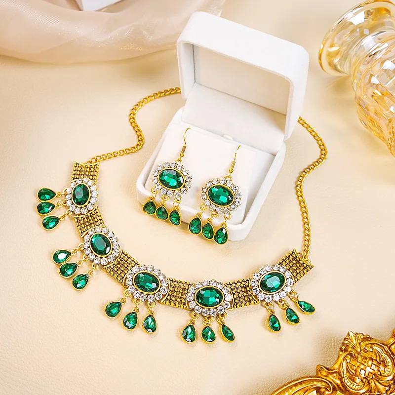 

Luxury Women Exquisite Shiny Rhinestone Necklace Earrings Set Elegant Pendant Crystal Dress Suit Jewelry Set for Ladies
