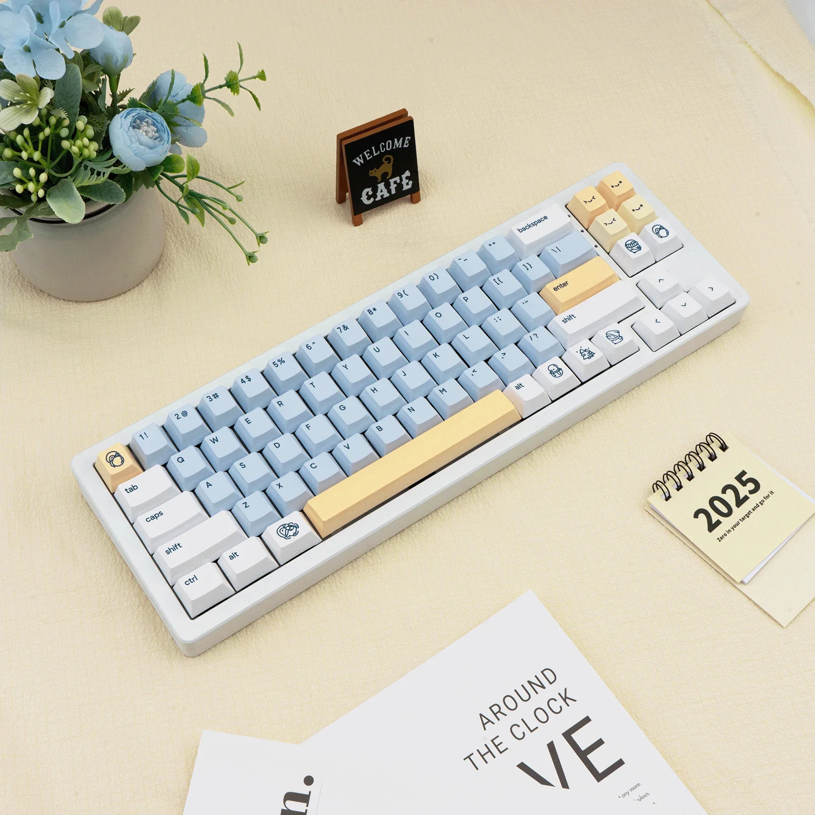 Keycap Penguin Kecil Keycap Keyboard Mekanis Kustom Sublimasi Lima Sisi PBT Asli Keycap Huruf Kecil Biru dan Wh