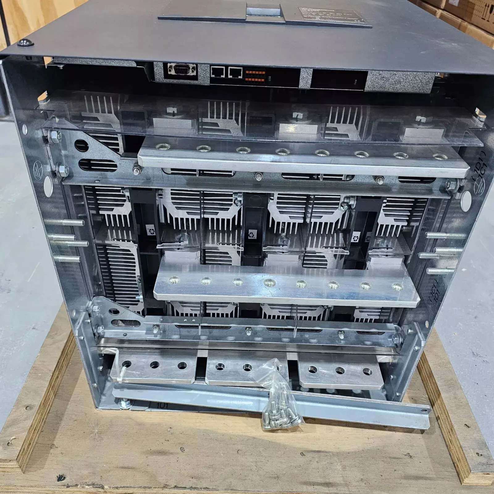 العلامة التجارية الجديدة 6RA8095-4KS22-0AA0 6RA8095-4LS22-0AA0 6RA8095-4KV62-0AA0 6RA8095-4LV62-0AA0 بحذر لمدة عام واحد