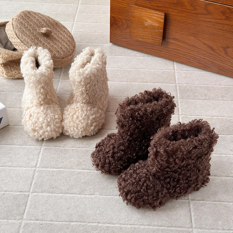 

Роскошные толстые сапоги на меху Тедди для маленьких девочек, пушистые теплые плюшевые пинетки, зимняя брендовая обувь для малышей, дизайнерская хлопковая обувь с круглым носком