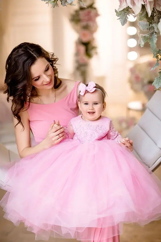 Pink Mother Daughter Matching Dresses Photoshoot Mommy and me Outfits Mom and Kids Dressesfor First Birthiday or Babyshower