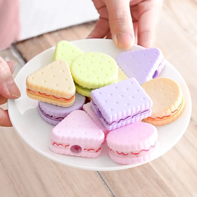 New 3Pcs Cute Biscuit Pencil Sharpener Creative Cartoon Pencil Cutter Kids Stationery Portable School Supplies Random Color