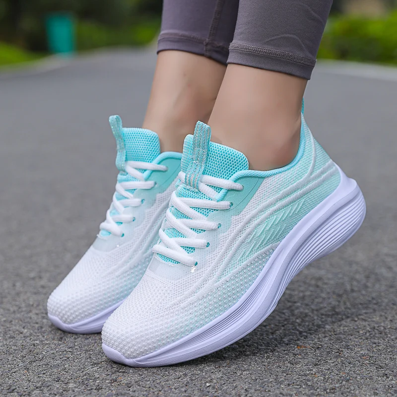 รองเท้าวิ่งผู้ชายใหม่รองเท้าสบายๆ LACE-up Breathable สบายรองเท้าผ้าใบ Blade Loafers แบรนด์แฟชั่นกลางแจ้ง