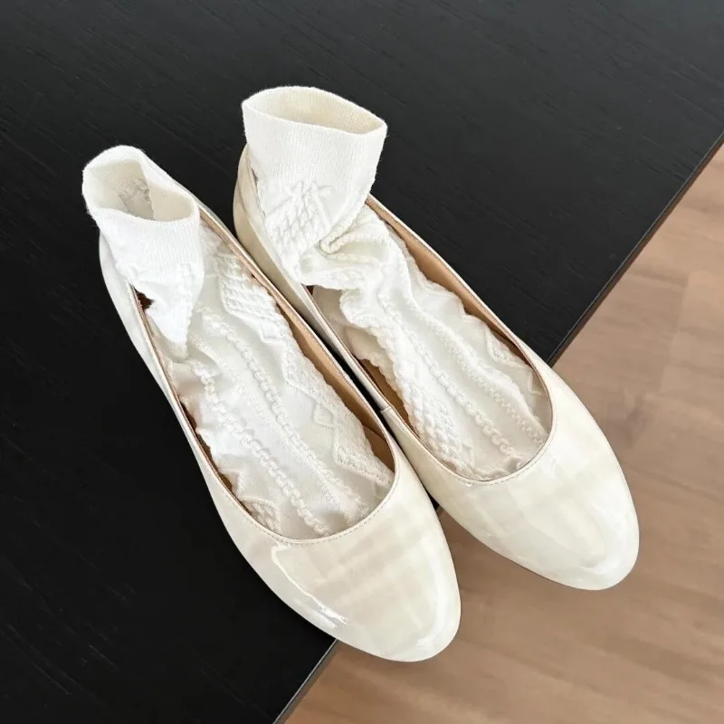 

Women Mary Jane Shoes Exquisite Patent Leather Casual Shoes for Woman Fashion Pointed Tip Flat Shoe Designer Shoes Zapatos Mujer
