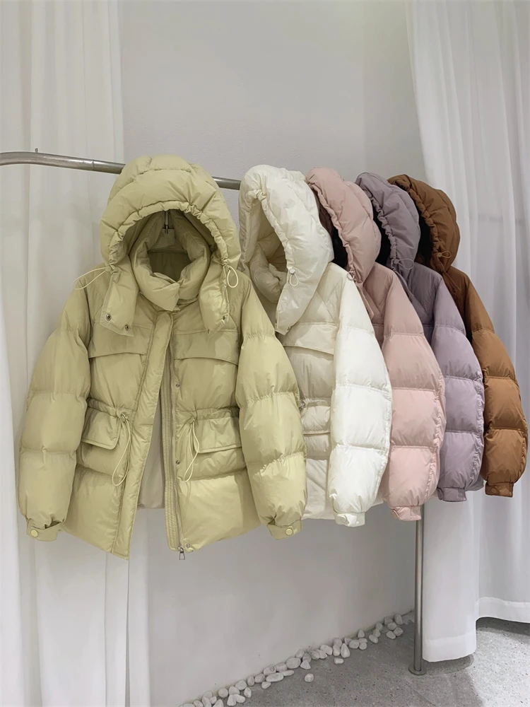 سترة نسائية عالية الخصر مع قلنسوة سترات ضيقة شتوية دافئة متوسطة الطول معاطف منتفخة على شكل بطة بيضاء ملابس خارجية معطف سميك جديد