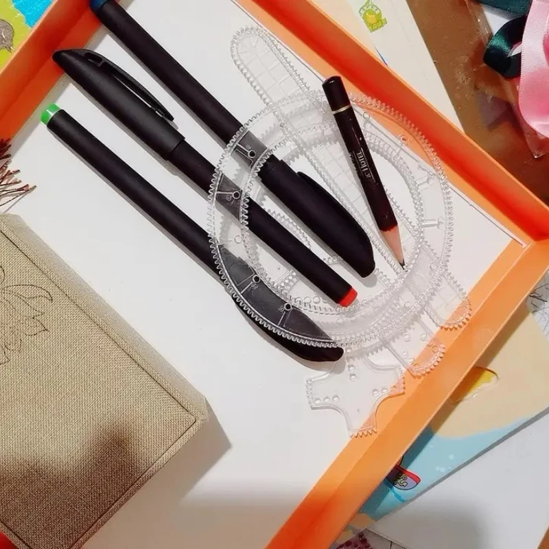 Geometrisches Deluxe-Zeichenspielzeug, Logikentwicklung, 27 Stück Multi-Shape-Teile und Kreativführer, kultiviert räumliches Denken für Kinder im Alter von 5–12 Jahren