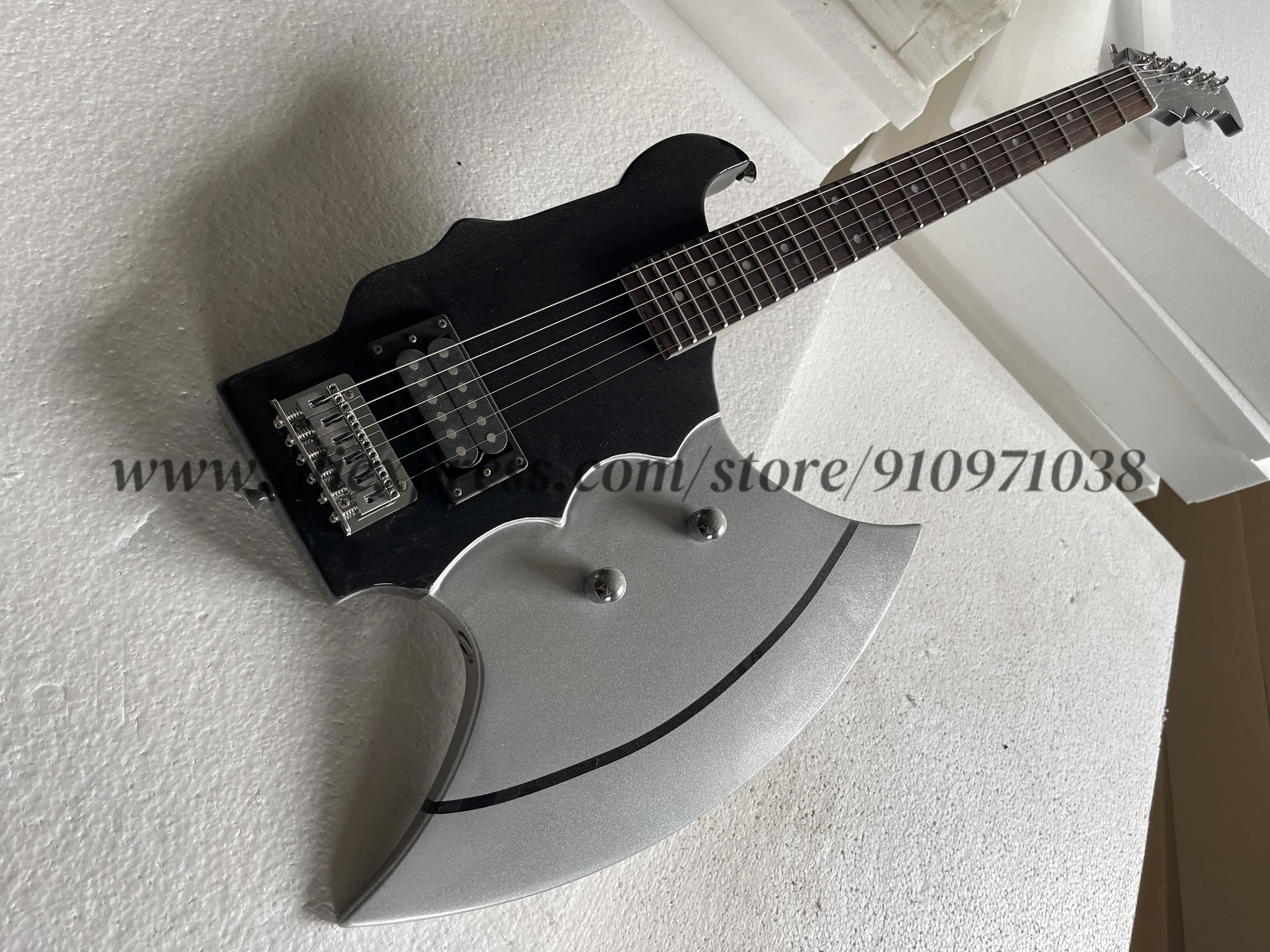 

Classic black guitar, fixed bridge, H pickup, maple neck, solid wood body, tomahawk guitar, factory custom