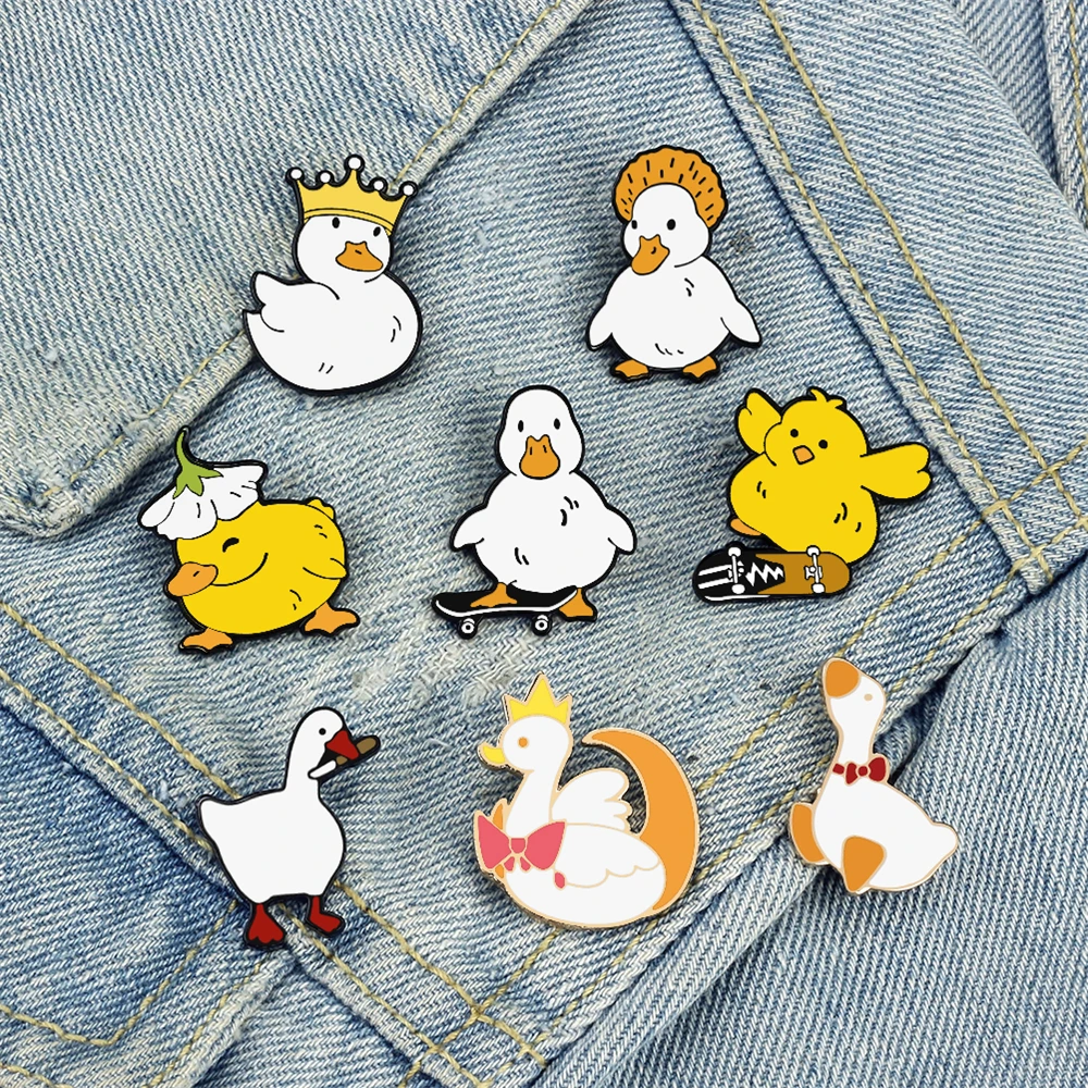 Funny Untitled Goose Brooch Animal Honk Honk Enamel Pins Cute Cartoon Duck Custom Bag Lapel Badge Jewelry Gifts for Kids Friends