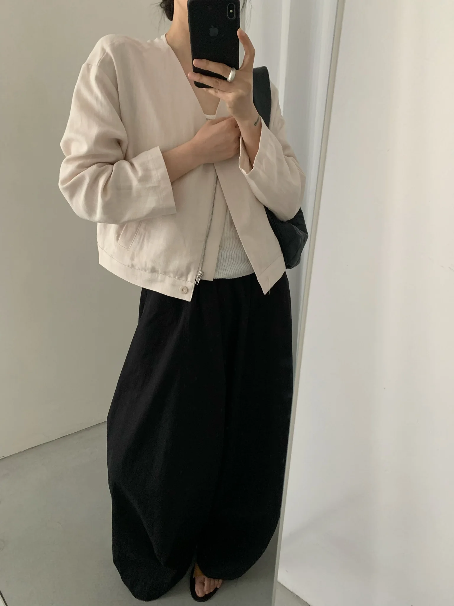 

Chic Lightweight Linen Short Jacket Dongda Gate Casual Style Long Sleeve Zipper Closure Women's Fashion Spring Collection