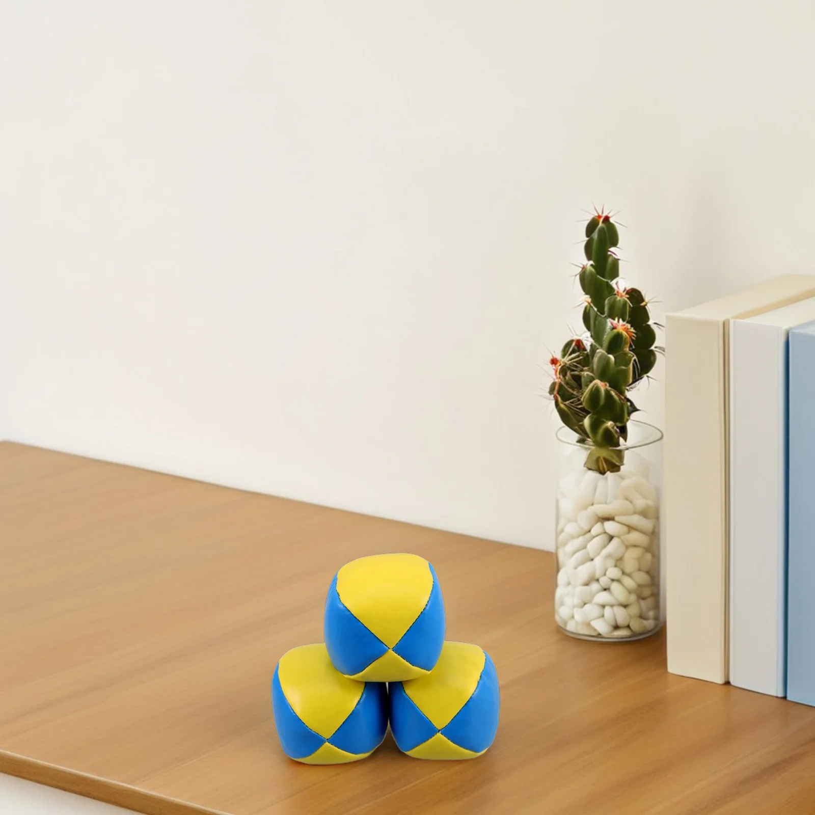 

3Pcs Stage Performance Juggling Balls for Kids Colorful Grip Design Enhance Hand-Eye Coordination Beginner Tossing