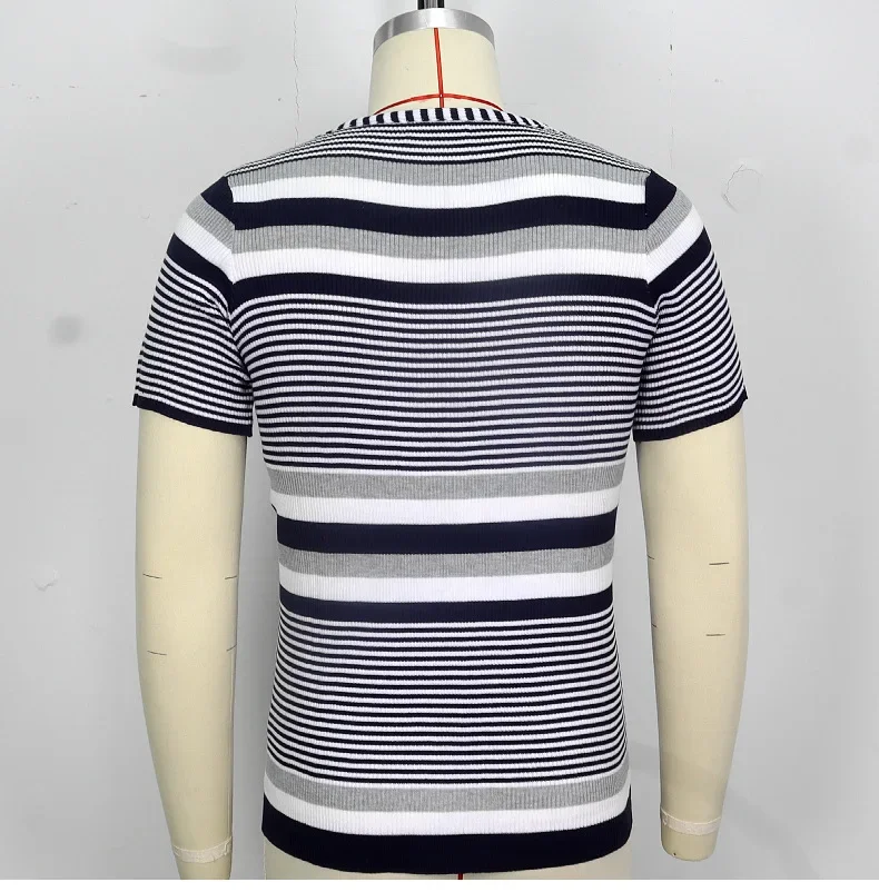 新しいメンズ薄い通気性ストライププルオーバーラウンドネック半袖ウール Tシャツ春/夏のメンズニットセータートップ