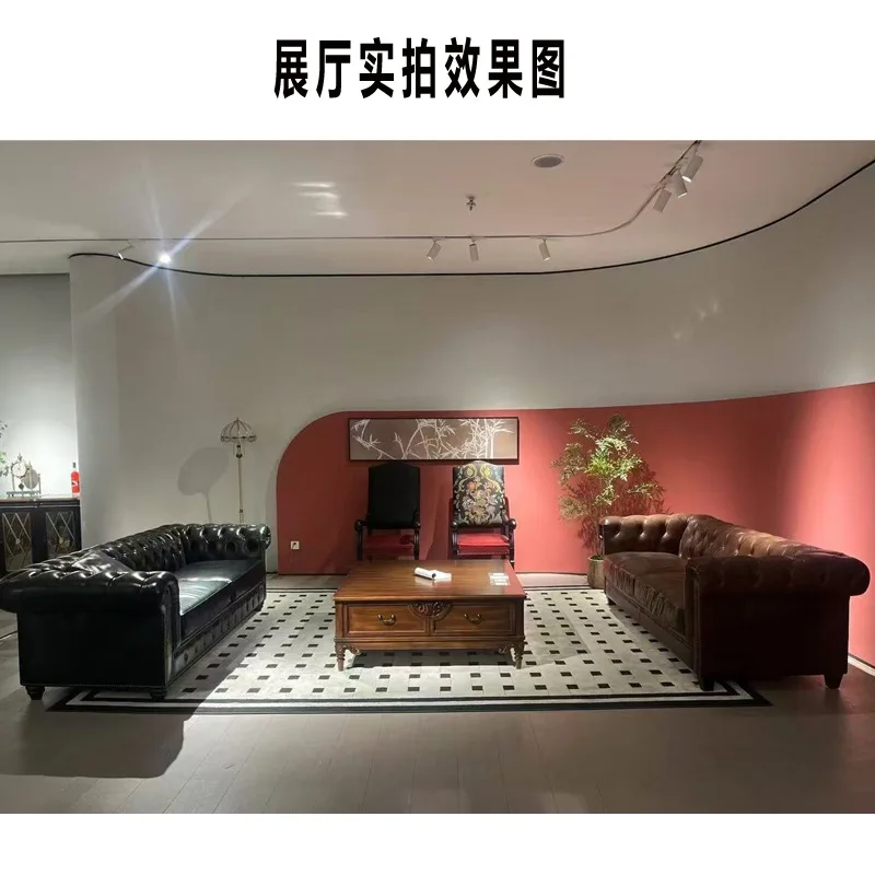 Divano americano retrò con fibbia in pelle e legno massello