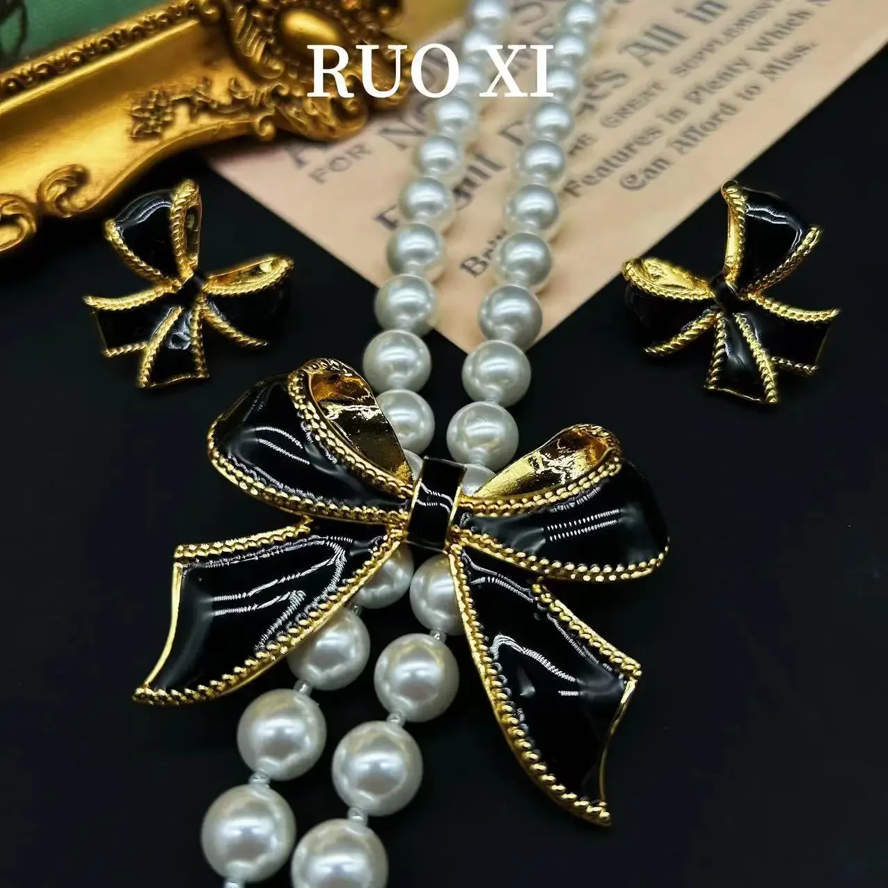 Vintage Medieval Jewelry for Women Imitation Pearl Enamel Bow Necklace Luxury Necklace Timeless Fashion Accessories