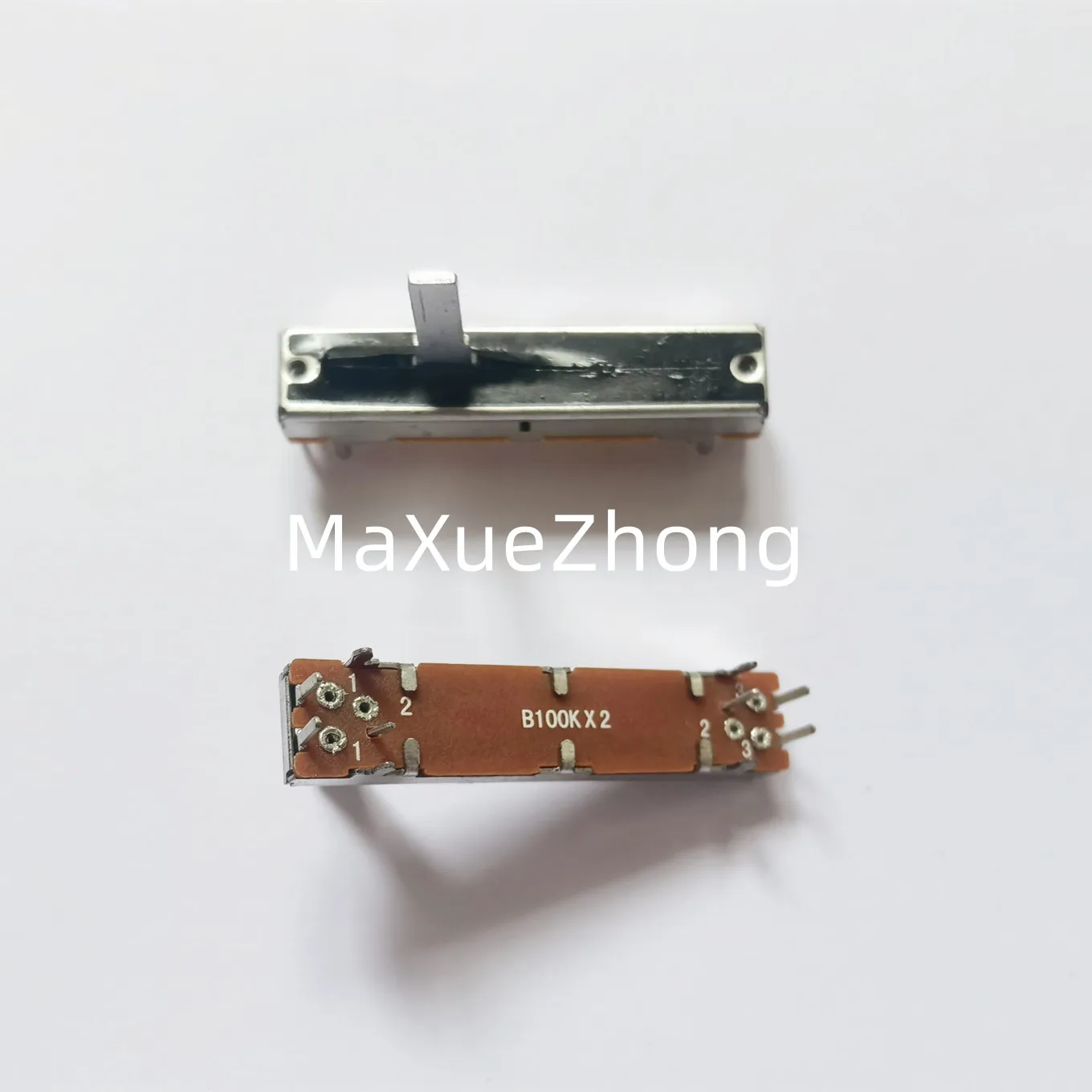 Original new 100% 3021G B100K 45mm 4.5cm straight sliding push-pull potentiometer adjustable light mixer faders (SWITCH)