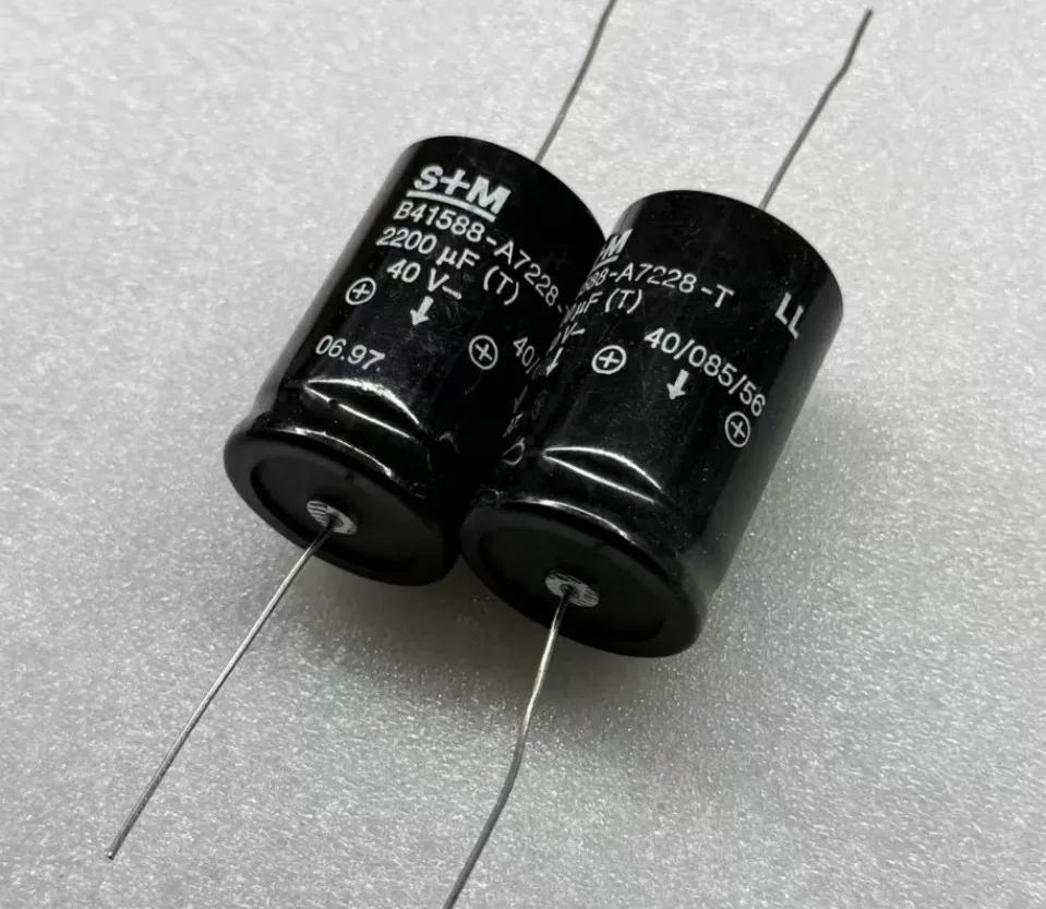 S+M 40V 2200UF B41588A7228T  A copper-plated audio axial electrolytic capacitor with a size of 25*40mm.