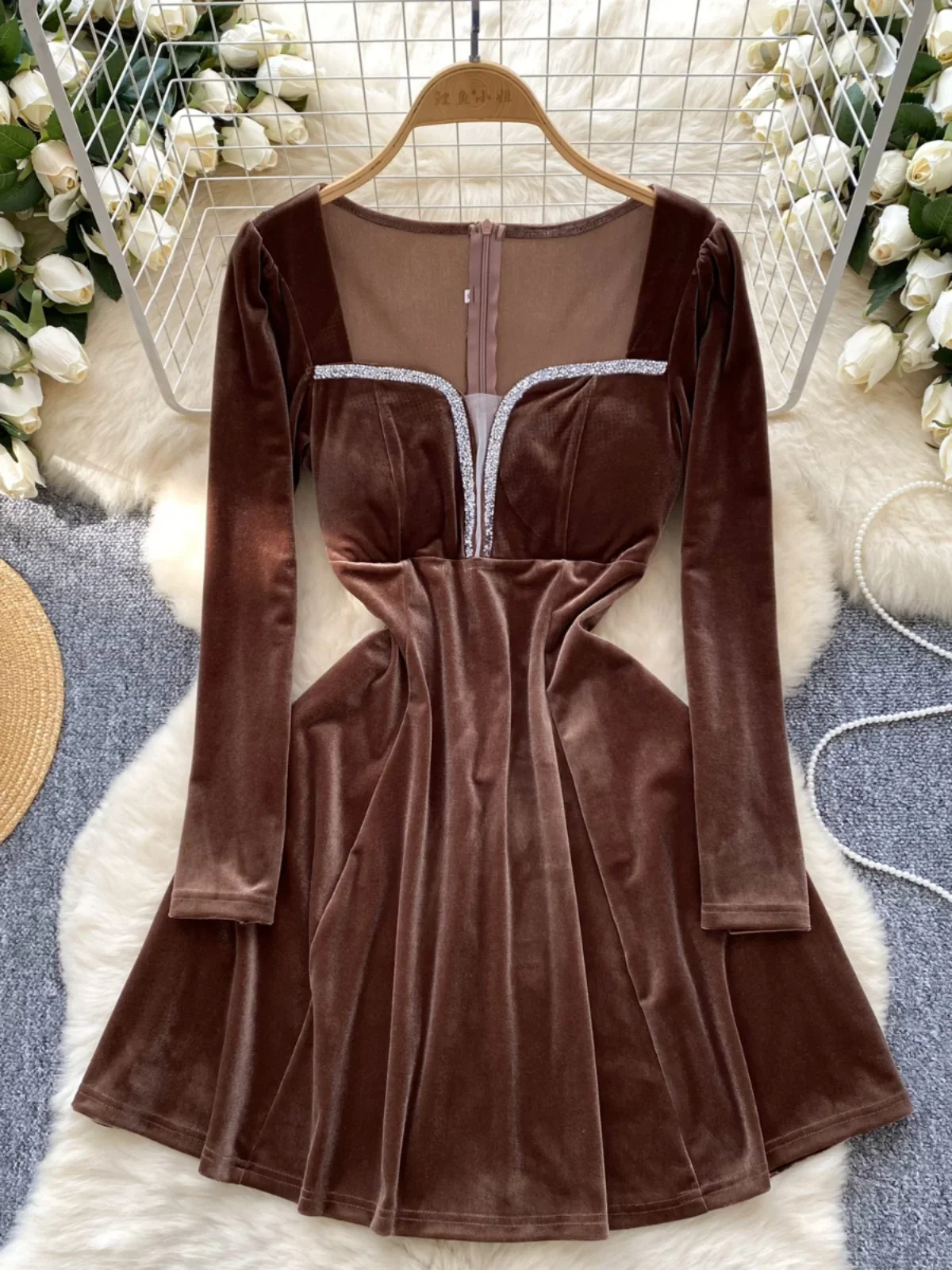 Ofallsis French High end Sequin Square Neck Chest Dress 2024 Autumn New Slimming A line Gold Velvet Dresses Female Vestidos