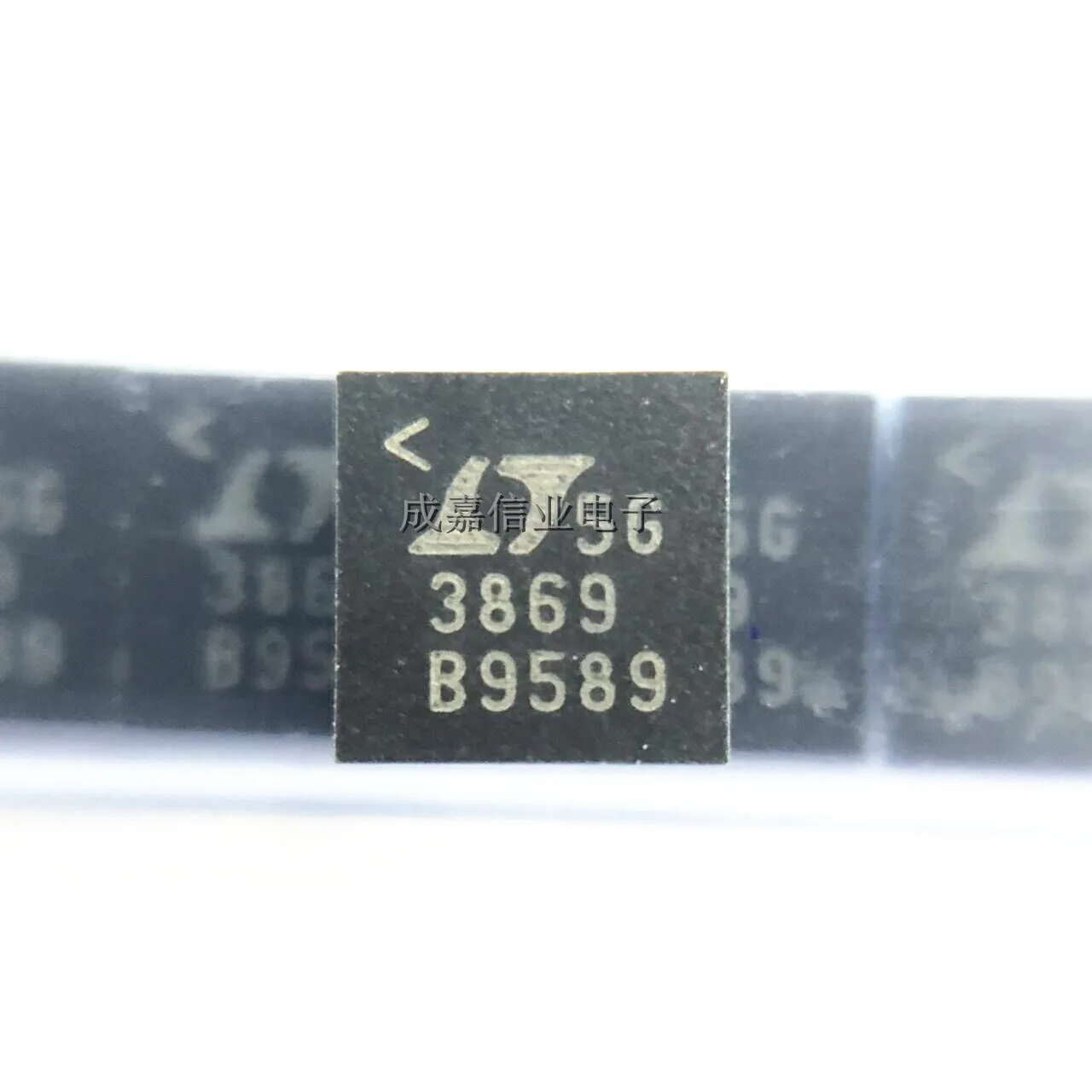 

5pcs/Lot LTC3869IUF#PBF QFN-28 MARKING;3869 Switching Voltage Regulators Dual, 2-Phase Synchronous Step-Down DC/DC Controllers