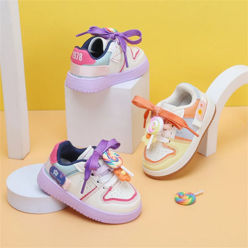 Nuove scarpe da bambino autunnali per ragazze in pelle Cute Lollipop Kids Flats Soft Sole Outdoor Tennis Fashion Toddler Sneakers per bambini