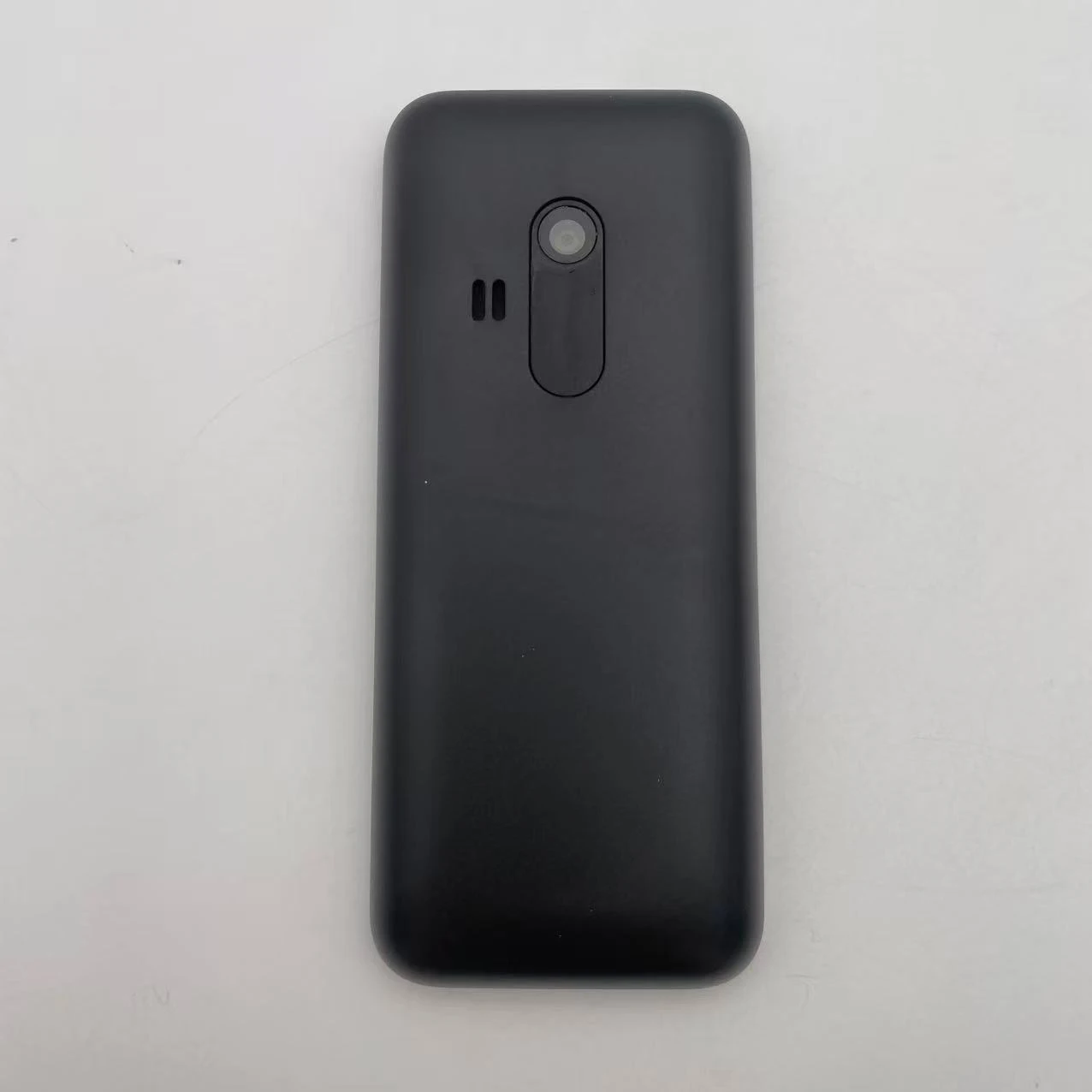 كاميرا أصلية غير مقفلة 220 بشريحتين 2.4 بوصة 1100 مللي أمبير في الساعة 2 ميجابكسل MP4 بلوتوث شحن سريع للهاتف المحمول بحالة جيدة