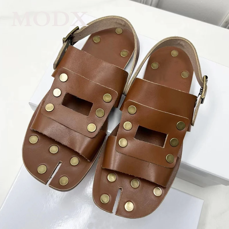 Summer Rivets Roman Flat Sandals Men Fashion Hollow Retro Beach Casual Sandals Women 2024 New High Quality Split-toe Shoe Unisex