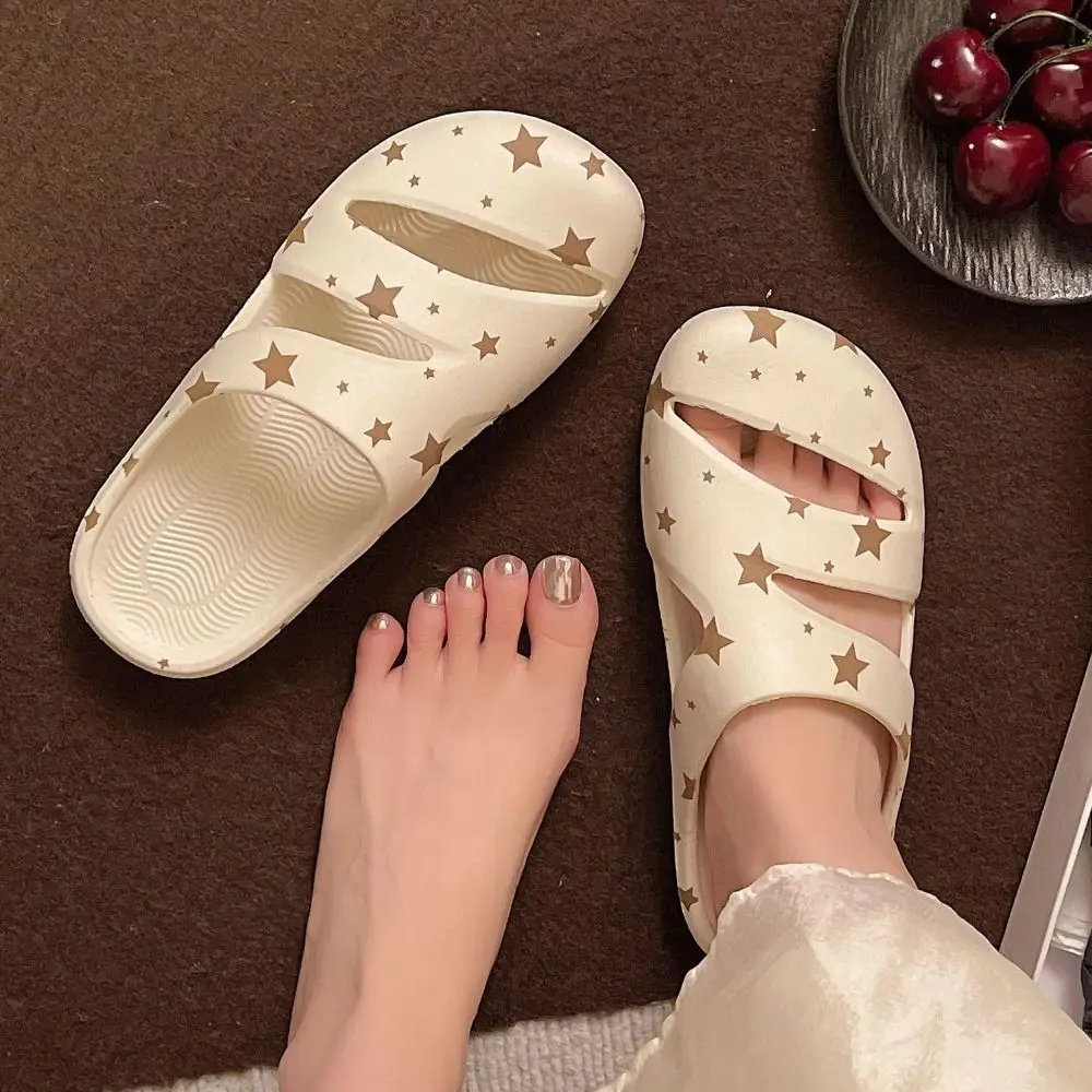 EVA Women’s Slippers Cartoon Print Closed Toe Design Beach Sandals Waterproof Build One-Piece Molded House Slippers Outdoor Wear