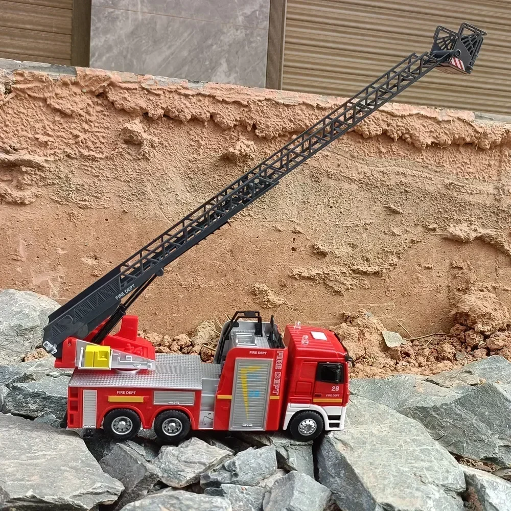 

1:32 Lift ladder fire fighting truck Firemen open door light and sound alloy car model children birthday gift Traffic toy