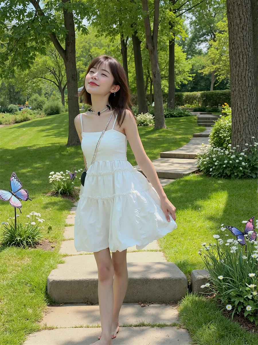 فساتين نسائية قصيرة أنيقة بحزام سباغيتي نحيف صيفي بفتحة جانبية عالية فتحة مقسمة مقسمة بفتحة مفرغة