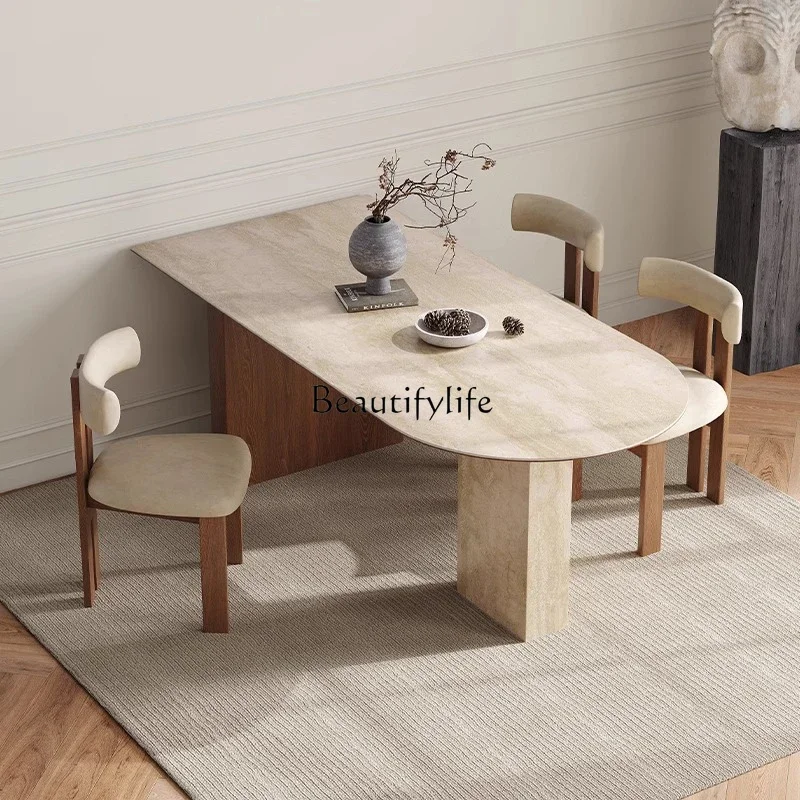 طاولة طعام من الخشب الصلب الفرنسي القديم، بلاطة صخرية من الترافرتين، طاولة طعام على شكل جزيرة شبه بيضاوية عتيقة