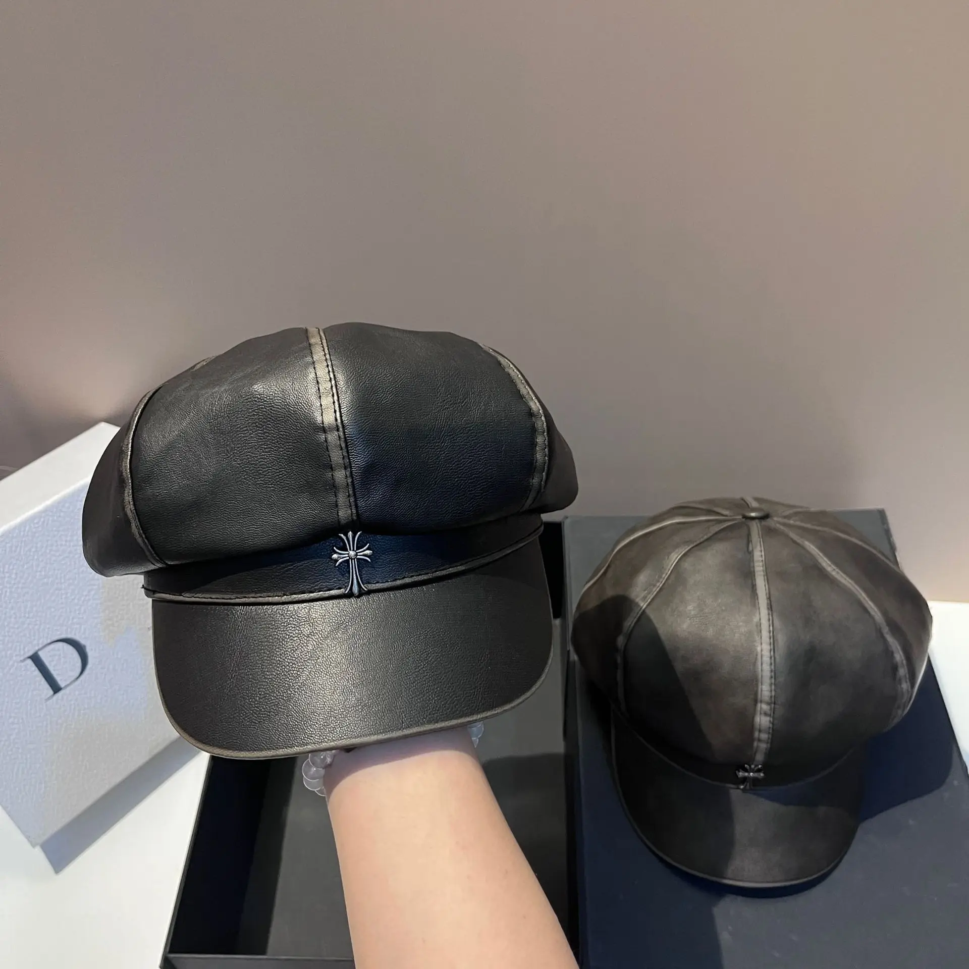 

European and American fashion simple and old retro octagonal hat 2025 new pu leather face small cap outdoor leisure hat