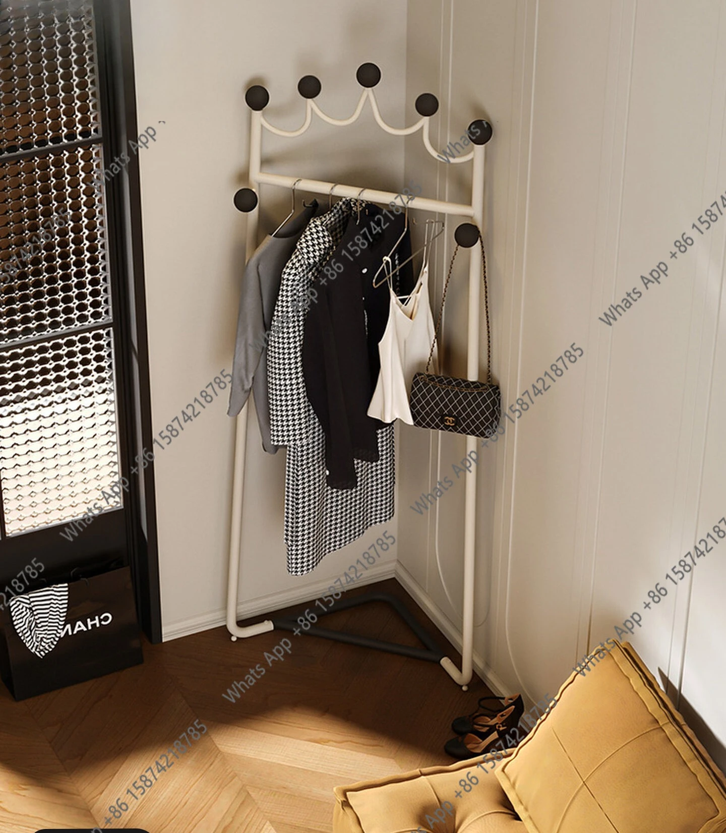 Household floor corner Small and does not occupy an area Hanging hanger Door corner Crown coat rack Storage clothes rack