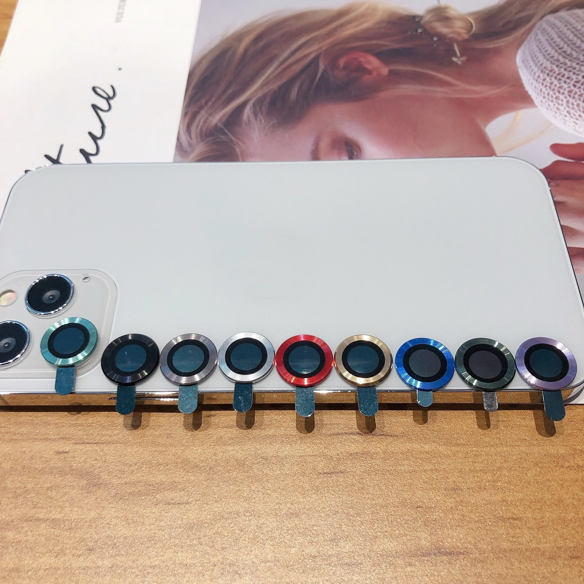 500 قطعة آيفون 16 15 برو 14 13 12 11 ماكس زائد صغير CD نمط المعادن غطاء لعدسات الكاميرا ثلاثية الأبعاد سبائك الزجاج حامي الشاشة