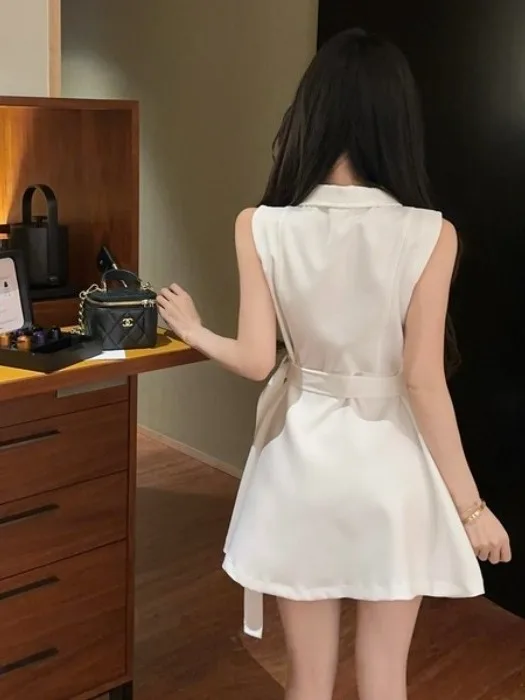 레트로 시크 허리 조임 민소매 폴로 칼라 드레스 더블 버튼 A라인 미니 스커트 우아한 고급 여름 패션 여성 드레스