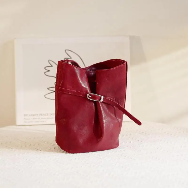 PNDME Vintage Designer Damen Schultertasche aus hochwertigem Rindsleder, lässige Luxus Echtleder Damen Bucket Bag – Detail 14