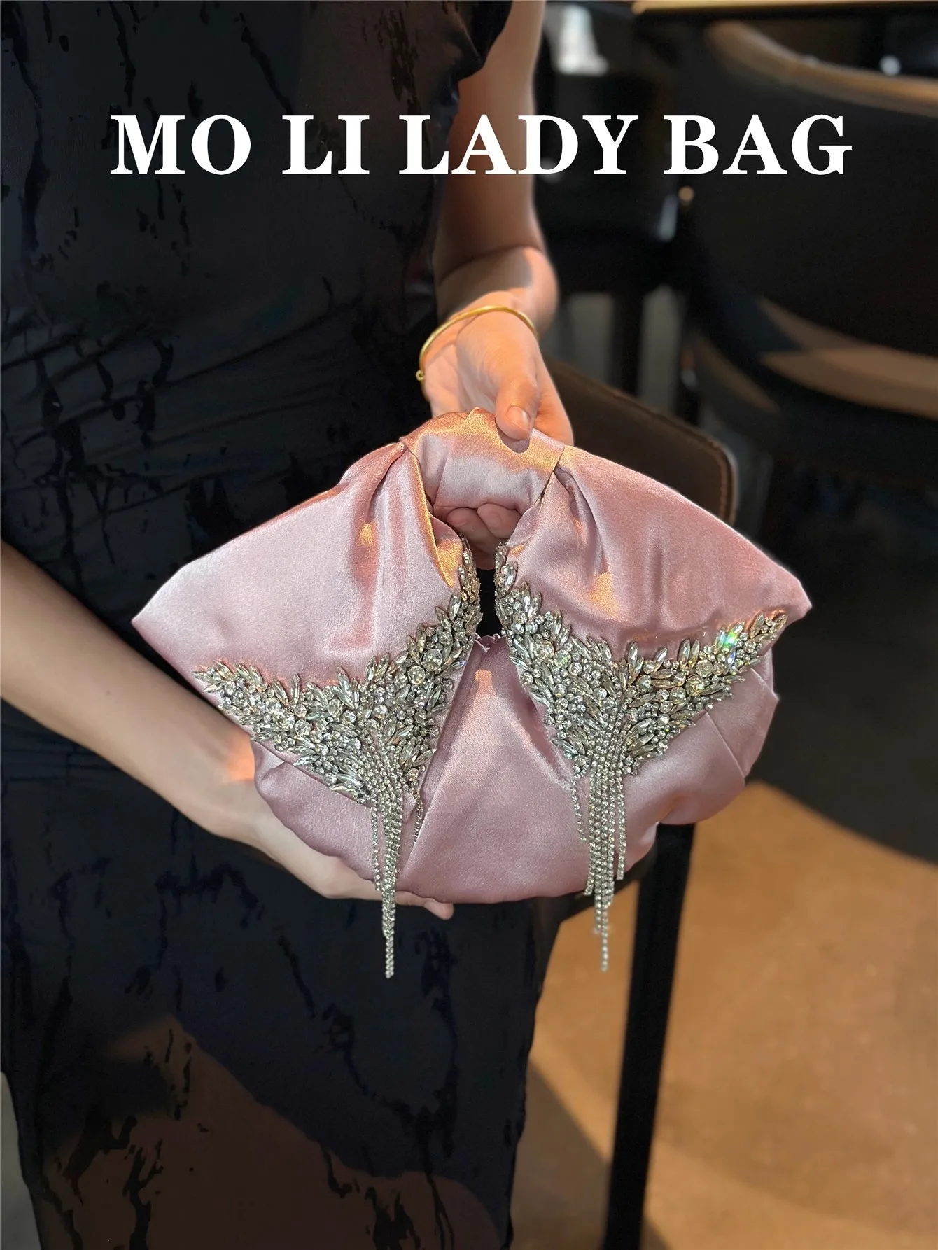 

Fashion Satin Butterfly Knot Banquet Bag Wedding Party Clutch Purse Luxury Women Handbag Exquisite Glitter Diamond Evening Bag