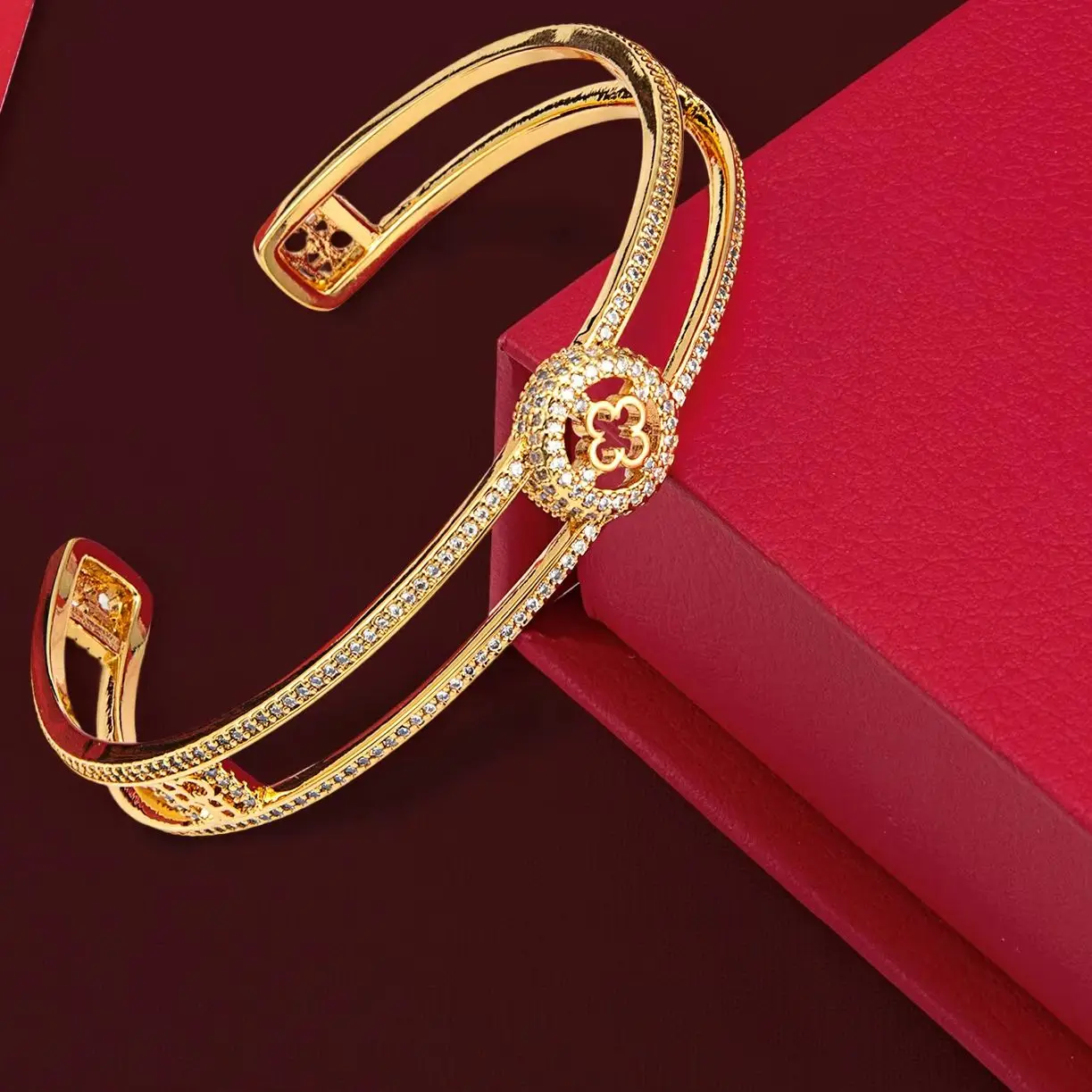 

Classic Stainless Steel Diamond Oval Bracelet Set Simple High-End Solid Color Non-Fading Bracelet Versatile Daily Jewelry