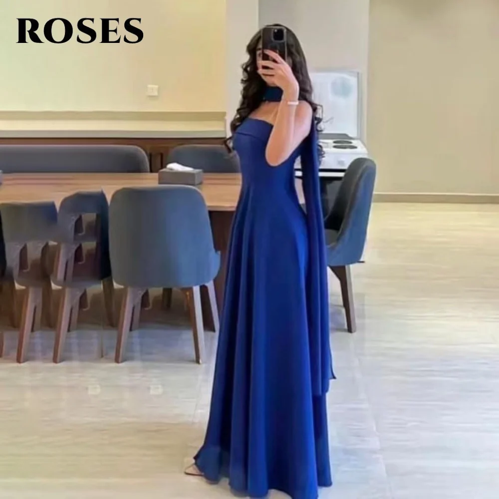 Sukienka wieczorowa ROSES, niebieska, elegancka, bez ramiączek, z szalem, o kroju litery A, plisowana, bez rękawów, na studniówkę, dla kobiet, szyta na miarę.