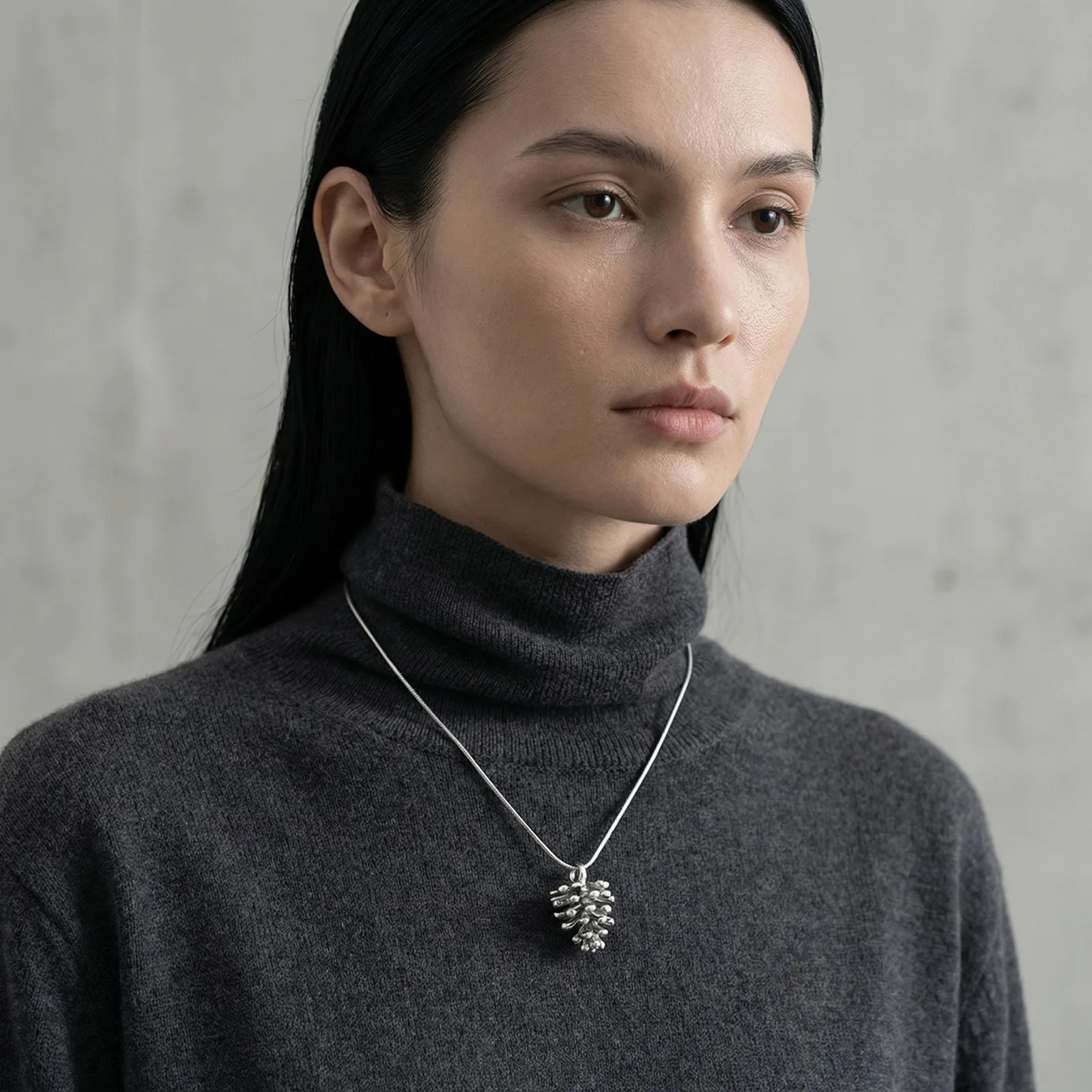 Modische Silberfarbene Geometrische Tannenzapfen-Anhänger Verstellbare Lange Kettenkette für Damen Zierliche Alltags-Halskette Luxus-Schmuck Geschenk – Detail 4
