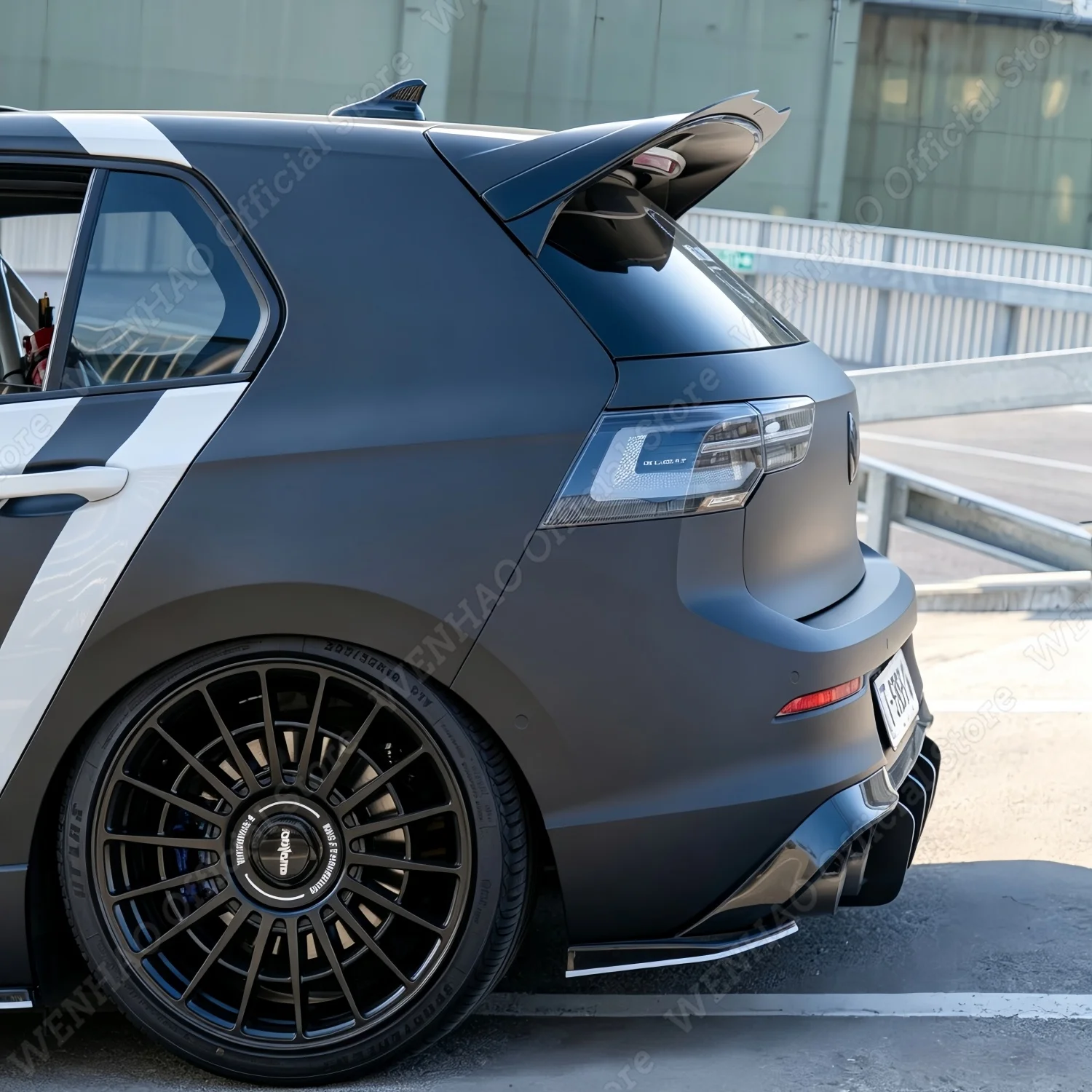 Glänzend schwarzer Maxton-Style Auto-Dachspoiler für VW Golf MK8 R GTI Clubsport 2020-2024 Tuning Heckspoiler-Kappe Karosserie-Kits
